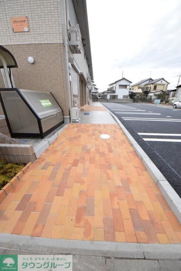 エントランス(お問合せはタウンハウジングまで！※現地待合わせ相談可能)