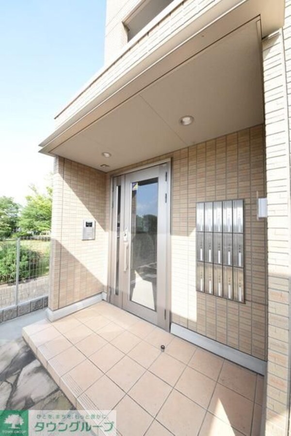 エントランス(お問合せはタウンハウジングまで！※現地待合わせ相談可能)
