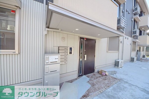 エントランス(お問合せはタウンハウジングまで！※現地待合わせ相談可能)