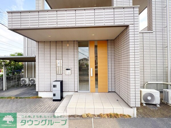 エントランス(お問合せはタウンハウジングまで！※現地待合わせ相談可能)