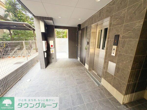 エントランス(お問合せはタウンハウジングまで！※現地待合わせ相談可能)