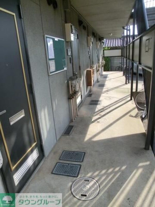 エントランス(お問合せはタウンハウジングまで！※現地待合わせ相談可能)