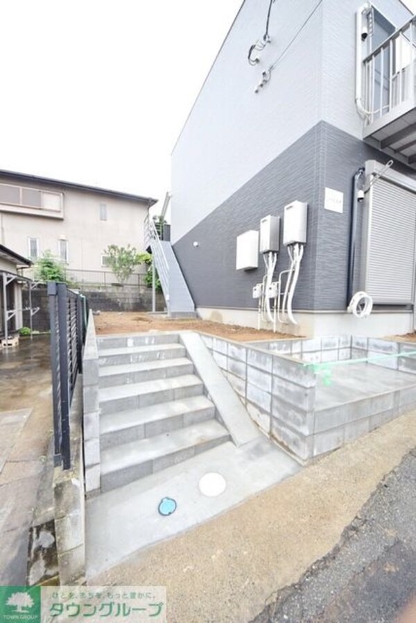 エントランス(お問合せはタウンハウジングまで！※現地待合わせ相談可能)