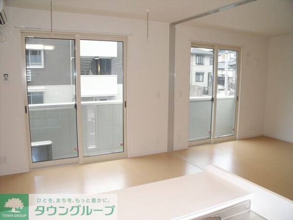 リビング・居室(現地待ち合わせ歓迎♪お問合せはタウンハウジング蘇我店まで！)