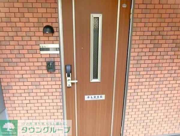 エントランス(お問合せはタウンハウジングまで！※現地待合わせ相談可能)