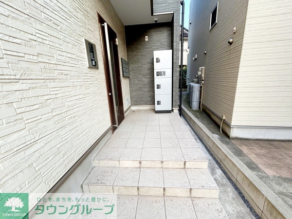 エントランス(お問合せはタウンハウジングまで！※現地待合わせ相談可能)