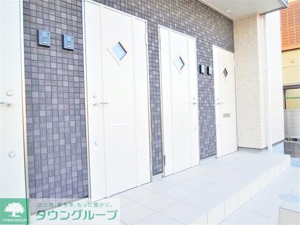 エントランス(お問合せはタウンハウジングまで！※現地待合わせ相談可能)
