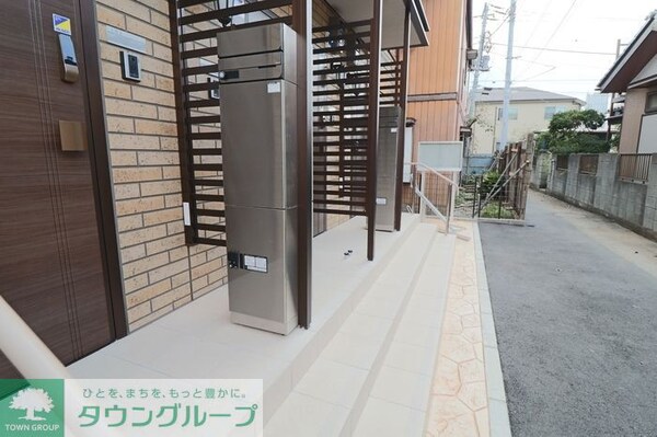 エントランス(お問合せはタウンハウジングまで！※現地待合わせ相談可能)