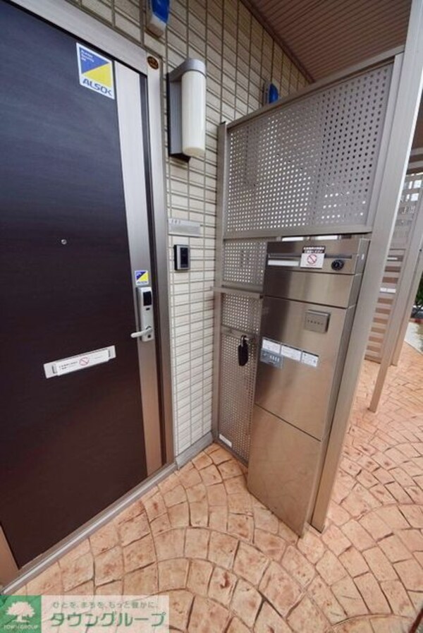 エントランス(お問合せはタウンハウジングまで！※現地待合わせ相談可能)