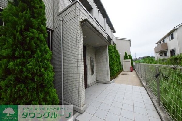 エントランス(お問合せはタウンハウジングまで！※現地待合わせ相談可能)