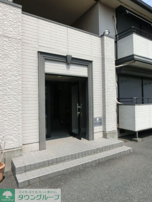 エントランス(お問合せはタウンハウジングまで！※現地待合わせ相談可能)