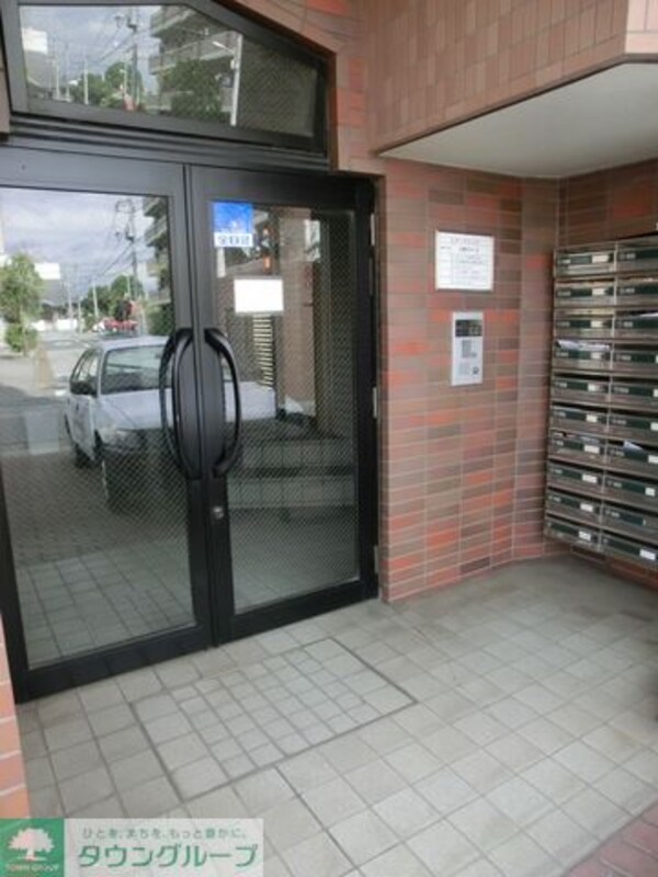 エントランス(お問合せはタウンハウジングまで！※現地待合わせ相談可能)