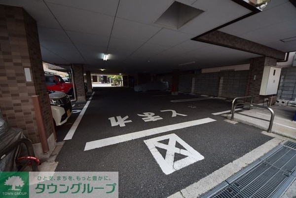 駐車場(お問合せはタウンハウジングまで！※現地待合わせ相談可能)