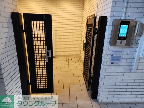 エントランス(お問合せはタウンハウジングまで！※現地待合わせ相談可能)