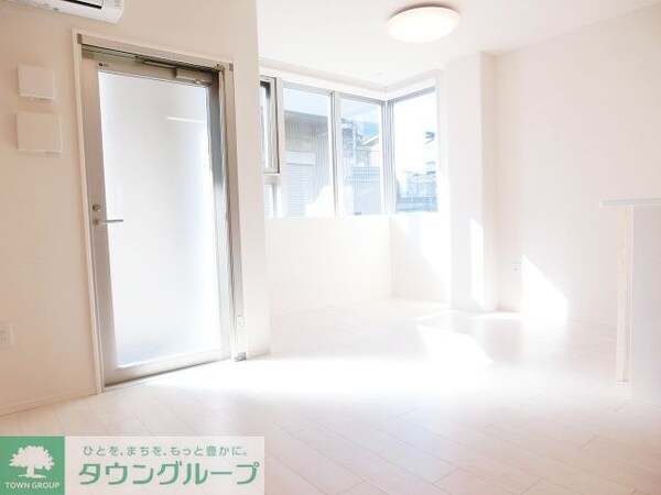 リビング・居室(現地待ち合わせ歓迎♪お問合せはタウンハウジング蘇我店まで！)