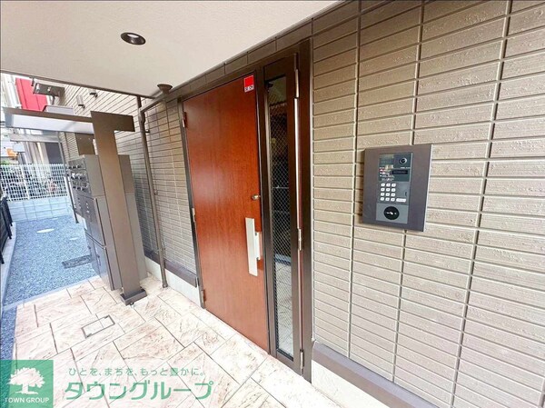 エントランス(お問合せはタウンハウジングまで！※現地待合わせ相談可能)
