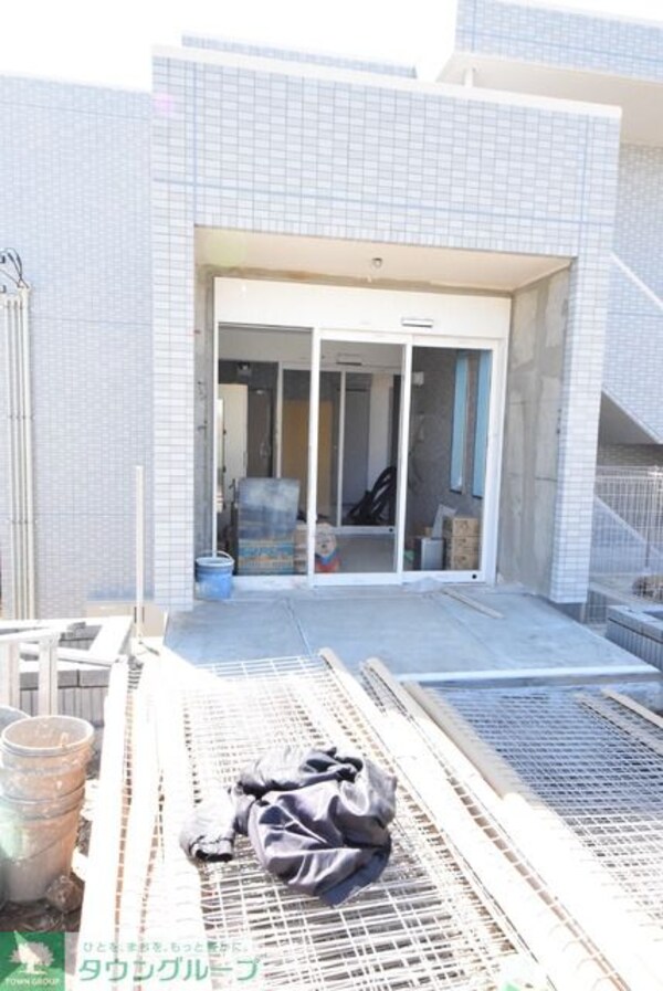 エントランス(お問合せはタウンハウジングまで！※現地待合わせ相談可能)