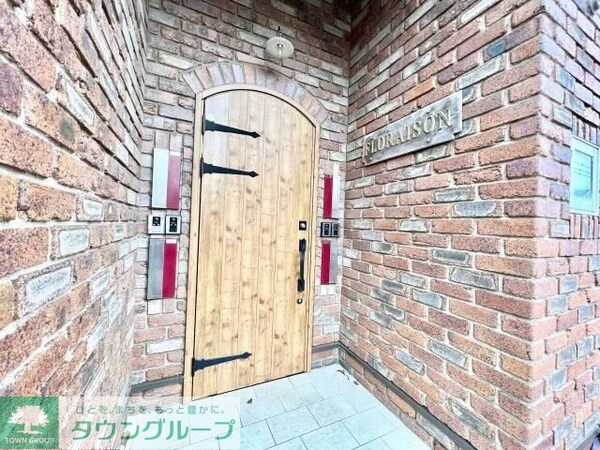 エントランス(お問合せはタウンハウジングまで！※現地待合わせ相談可能)