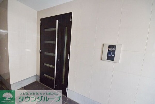 エントランス(お問合せはタウンハウジングまで！※現地待合わせ相談可能)