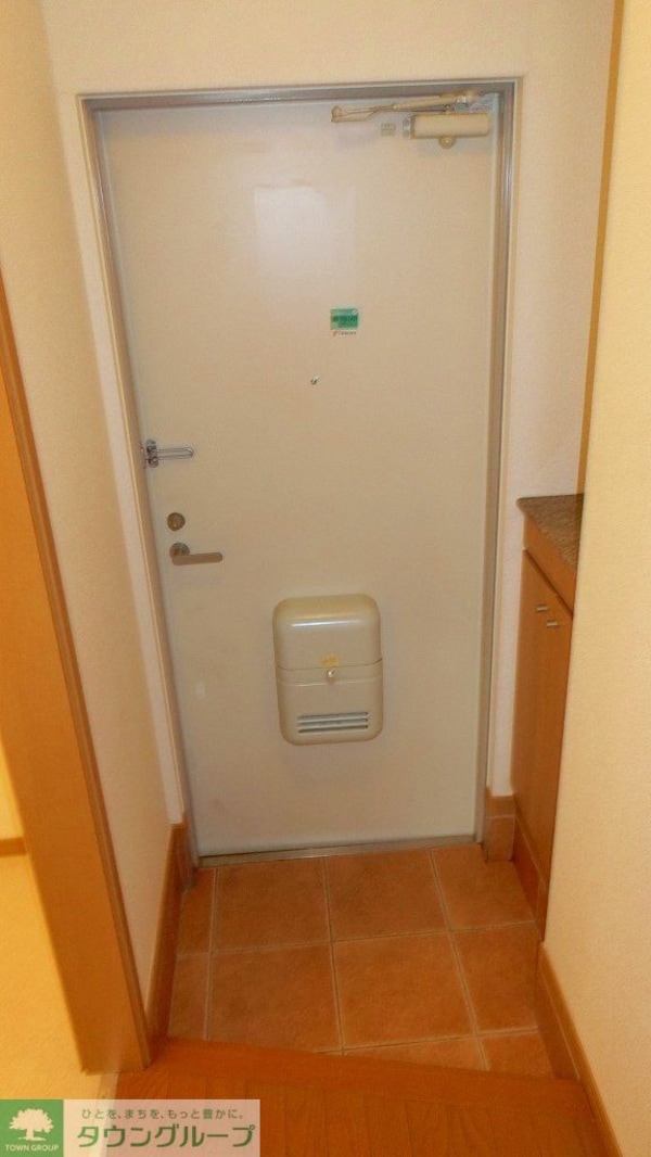 玄関(お問合せはタウンハウジングまで！※現地待合わせ相談可能)