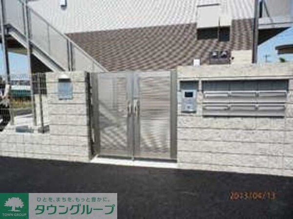 エントランス(お問合せはタウンハウジングまで！※現地待合わせ相談可能)