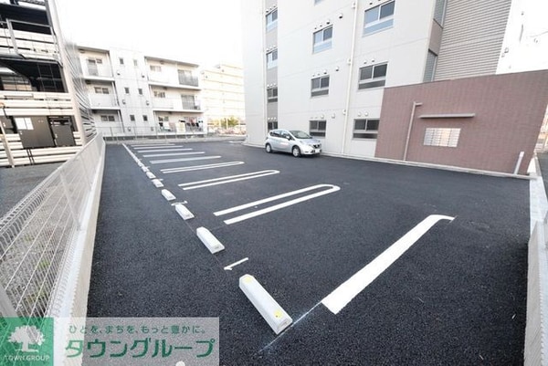 駐車場(現地待ち合わせ歓迎♪お問合せはタウンハウジング千葉店まで！)