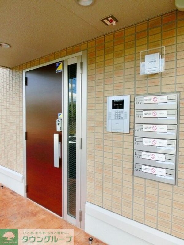 エントランス(お問合せはタウンハウジングまで！※現地待合わせ相談可能)