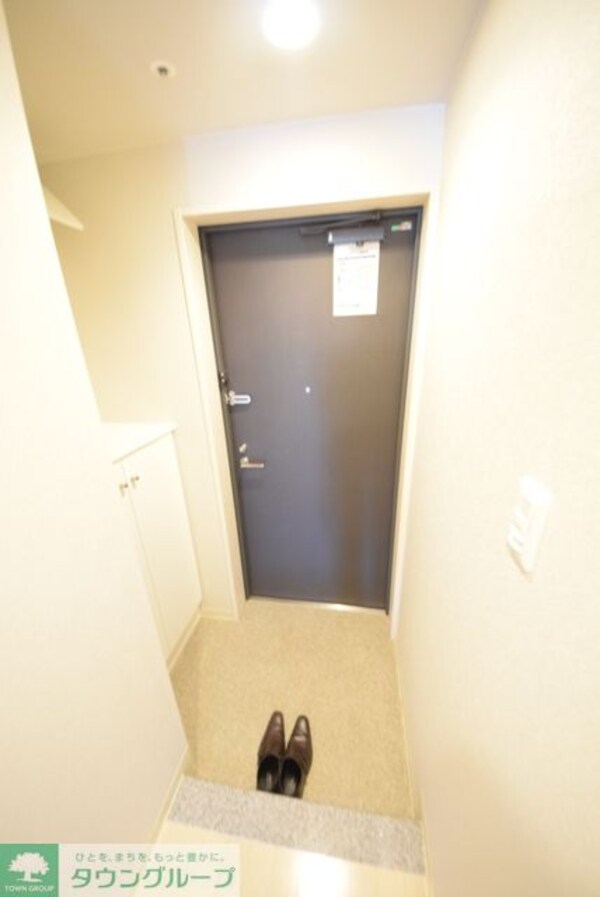 玄関(お部屋探しはタウンハウジング蘇我店にお任せ下さい♪)