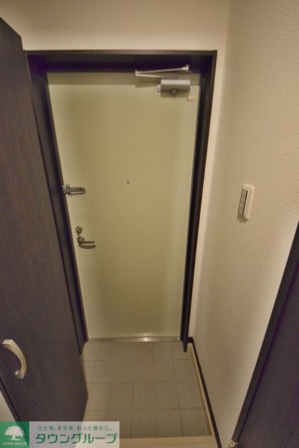 玄関(お問合せはタウンハウジングまで！※現地待合わせ相談可能)