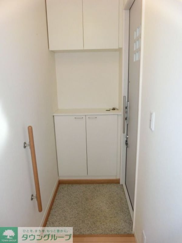 玄関(お問合せはタウンハウジングまで！※現地待合わせ相談可能)