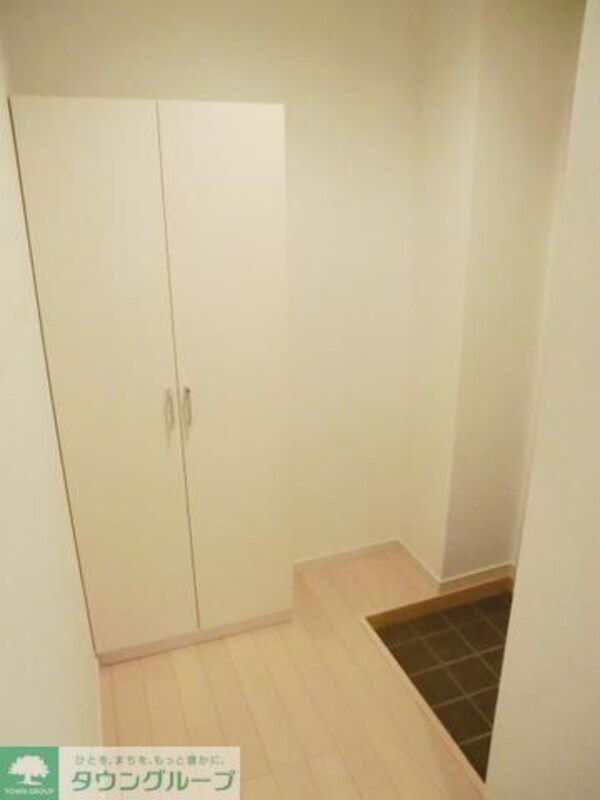 玄関(シューズBOX完備)