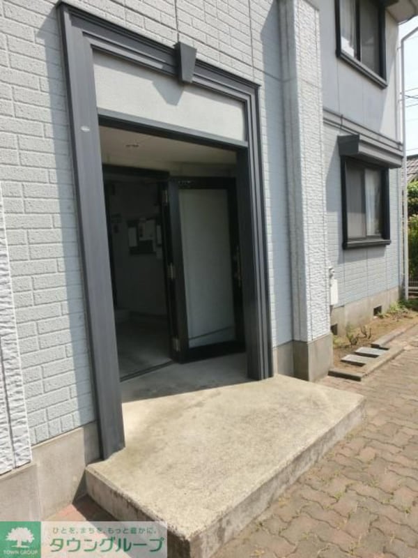 エントランス(お問合せはタウンハウジングまで！※現地待合わせ相談可能)