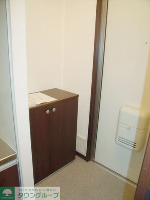 玄関(シューズＢＯＸ完備)