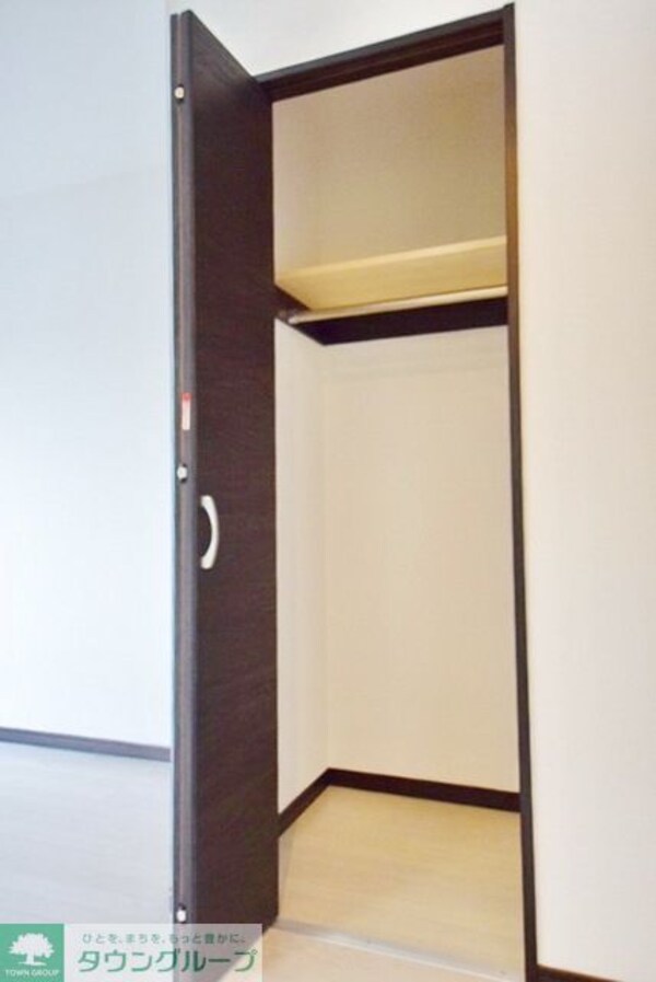 収納(奥行きのある広々とした収納スペース)