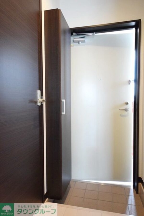 玄関(お問合せはタウンハウジングまで！※現地待合わせ相談可能)