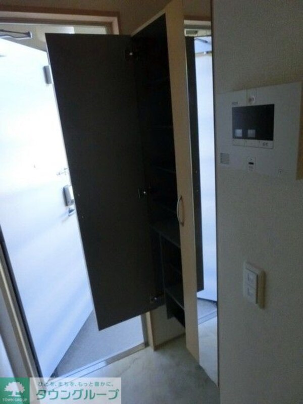 玄関(お部屋探しは【タウンハウジング蘇我店】にお任せ下さい♪)