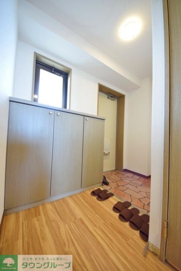 玄関(お問合せはタウンハウジングまで！※現地待合わせ相談可能)