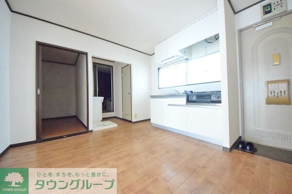 リビング・居室(※別号室参考写真)