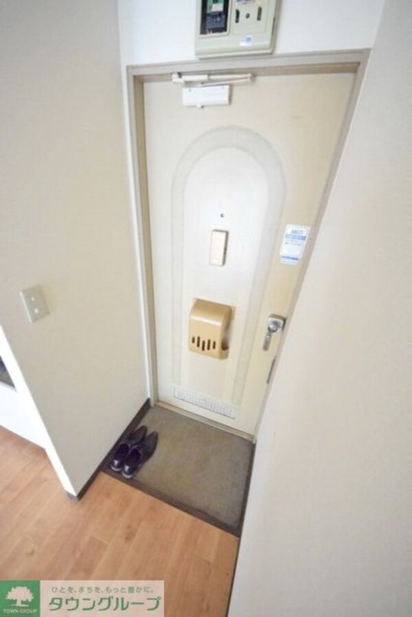 玄関(※別号室参考写真)