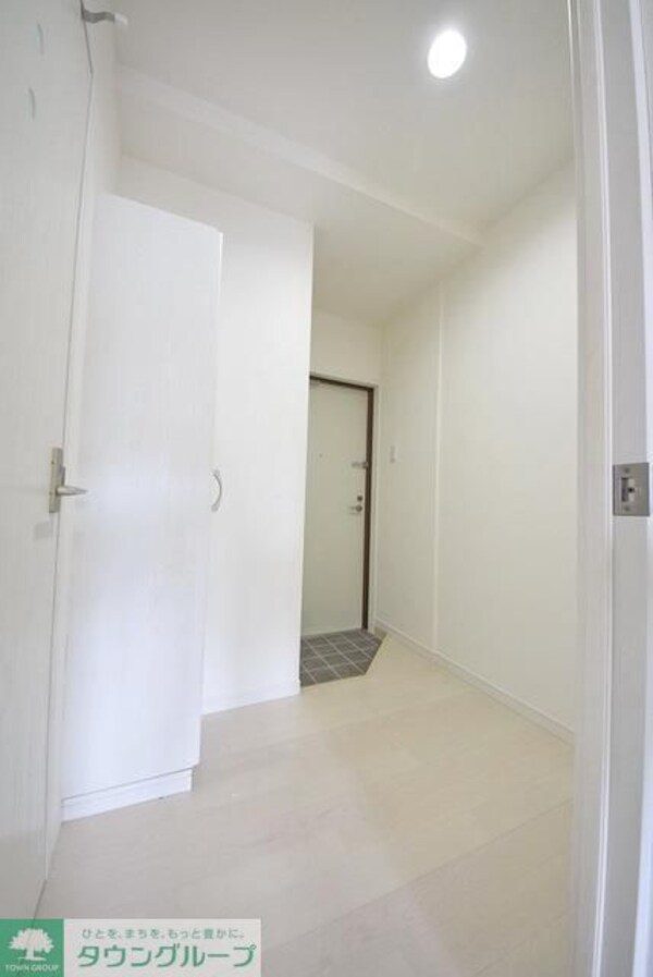 玄関(お問合せはタウンハウジングまで！※現地待合わせ相談可能)
