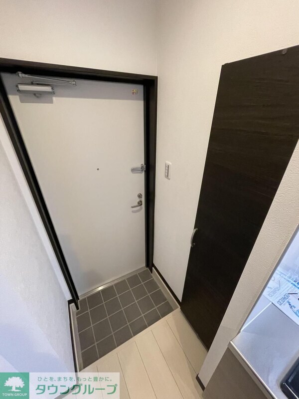玄関(お問合せはタウンハウジングまで！※現地待合わせ相談可能)