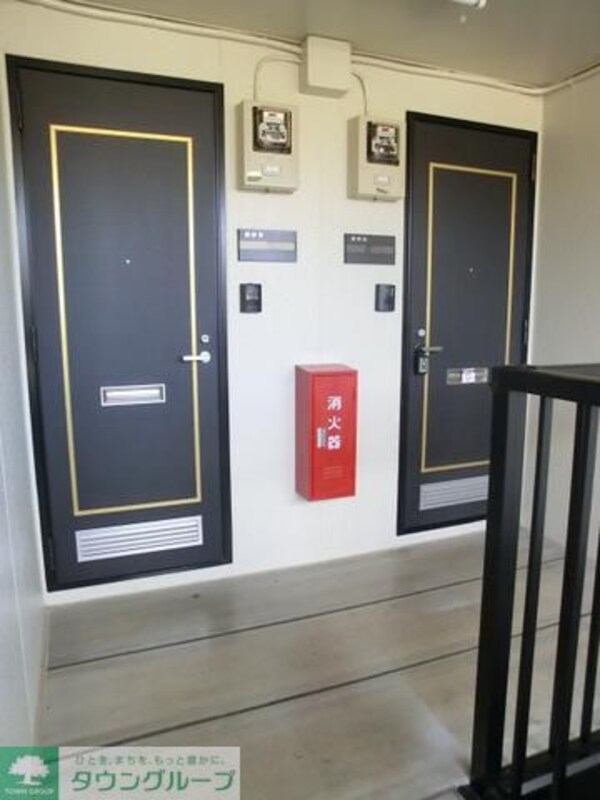 エントランス(お問合せはタウンハウジングまで！※現地待合わせ相談可能)