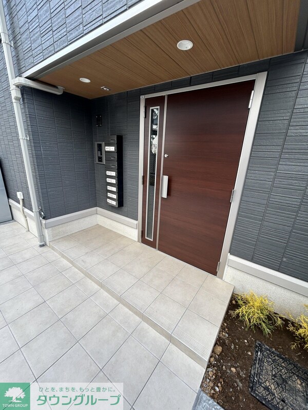 エントランス(お問合せはタウンハウジングまで！※現地待合わせ相談可能)