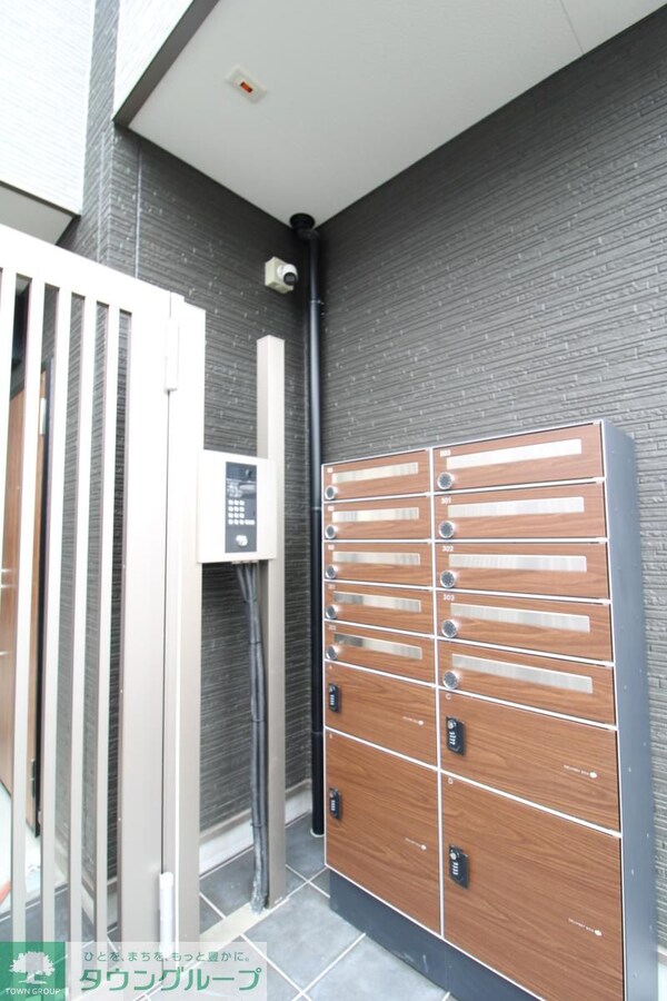 エントランス(お問合せはタウンハウジングまで！※現地待合わせ相談可能)