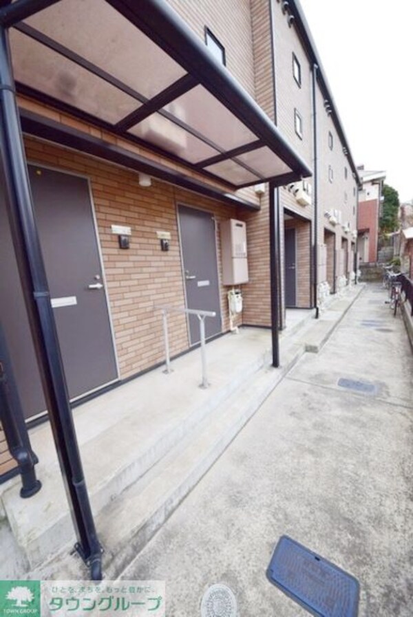 エントランス(お問合せはタウンハウジングまで！※現地待合わせ相談可能)