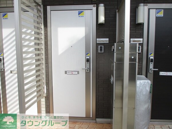 玄関(お問合せはタウンハウジングまで！※現地待合わせ相談可能)