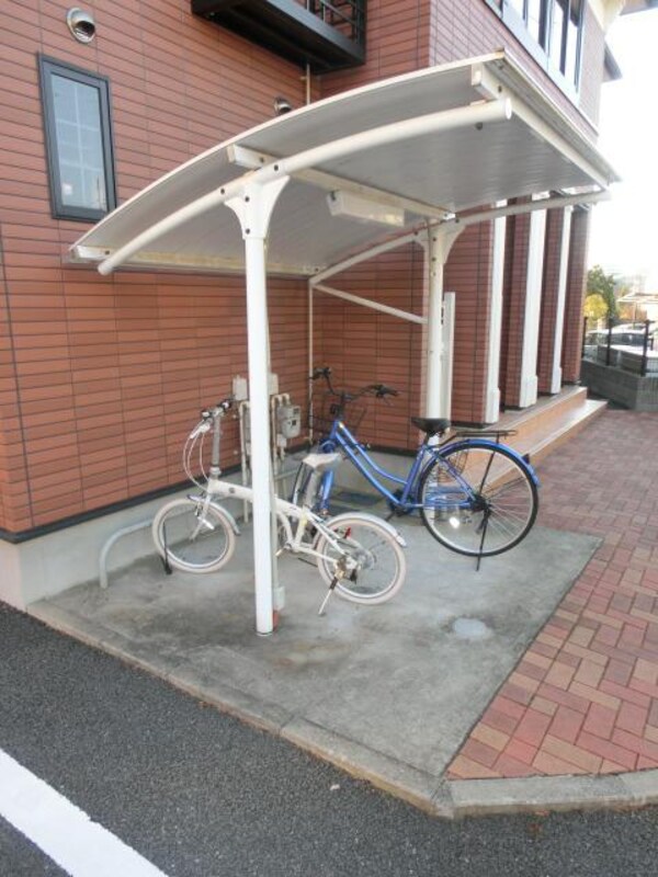 エントランス(駐輪場)