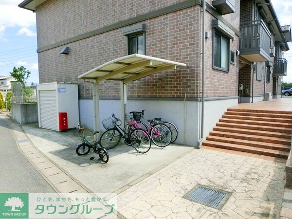 エントランス(お問合せはタウンハウジングまで！※現地待合わせ相談可能)