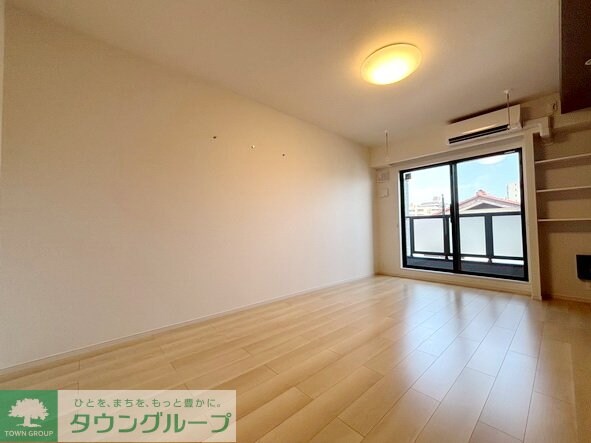 物件内観写真3　(リビング/居室)