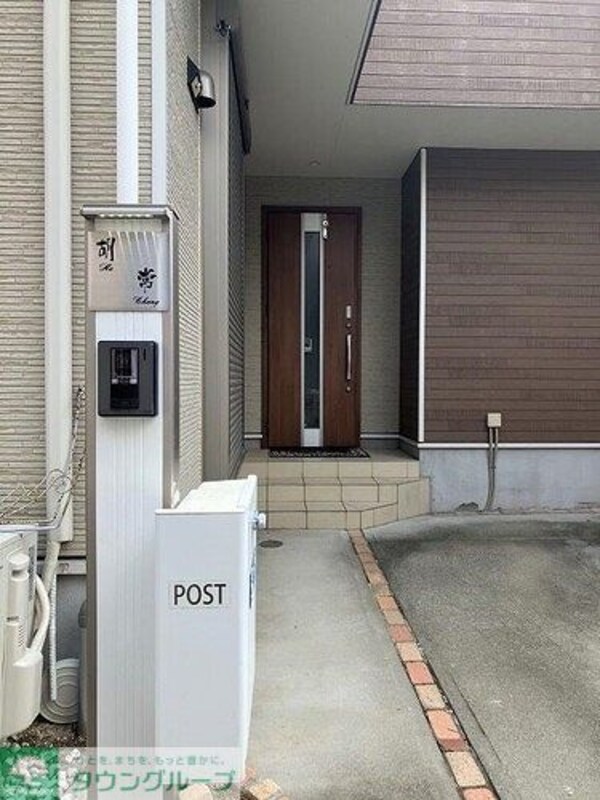 玄関(外玄関　内装前)